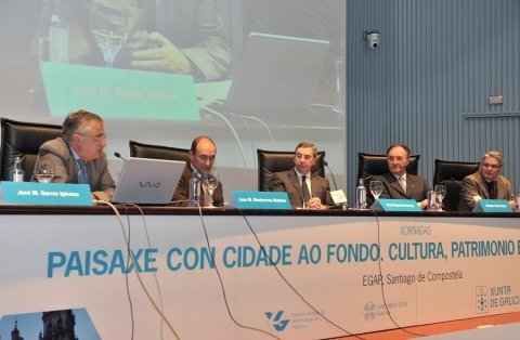 Jos&eacute; M. Garc&iacute;a Iglesias, departamento de Historia da Arte da Universidade de Santiago de Compostela